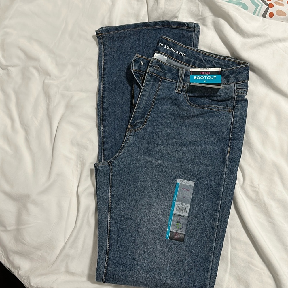 No Boundaries Mid Rise Bootcut Jeans